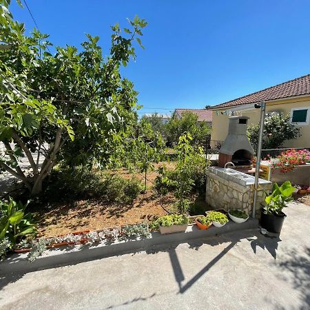 Apartmani Jasminka Vodice Exteriör bild