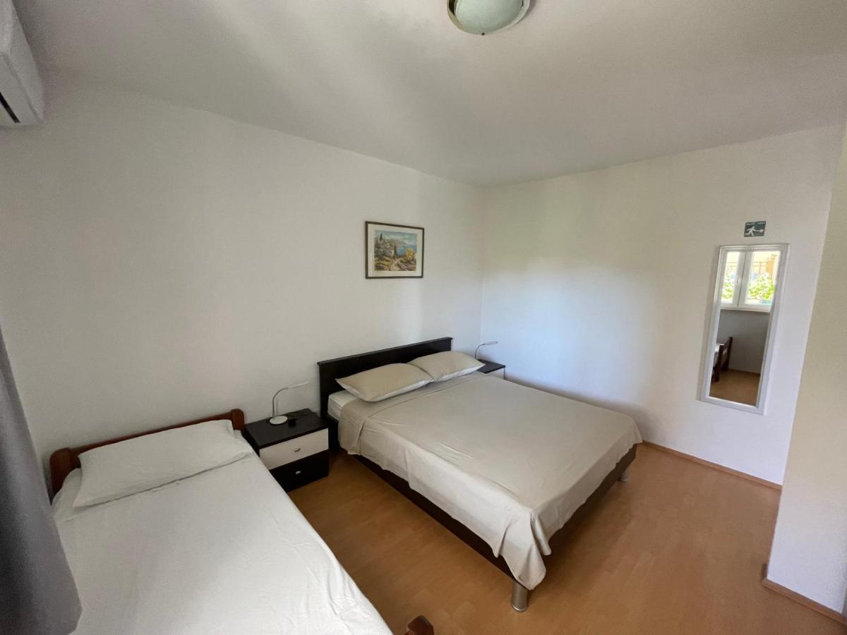 Apartmani Jasminka Vodice Exteriör bild