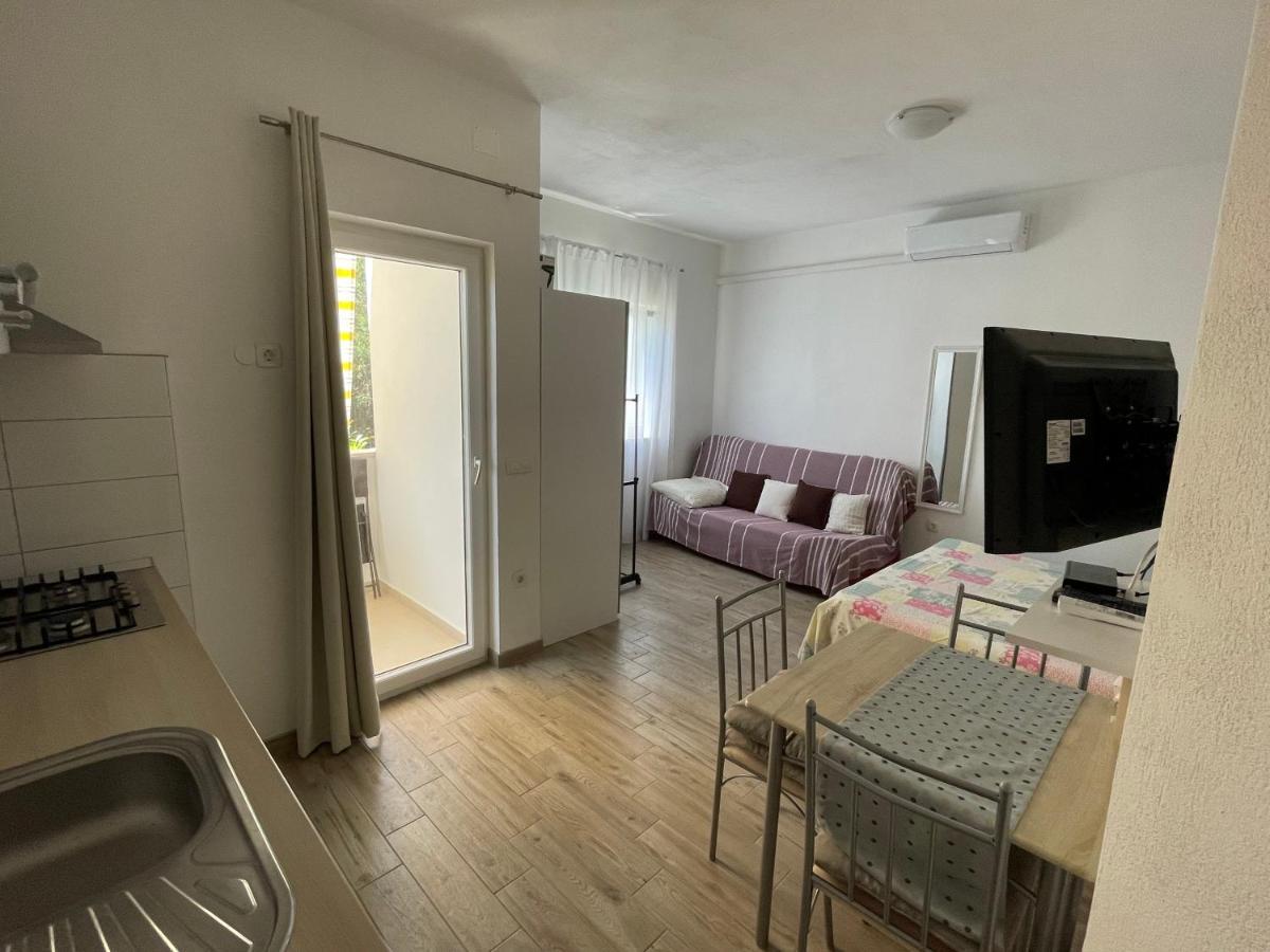 Apartmani Jasminka Vodice Exteriör bild