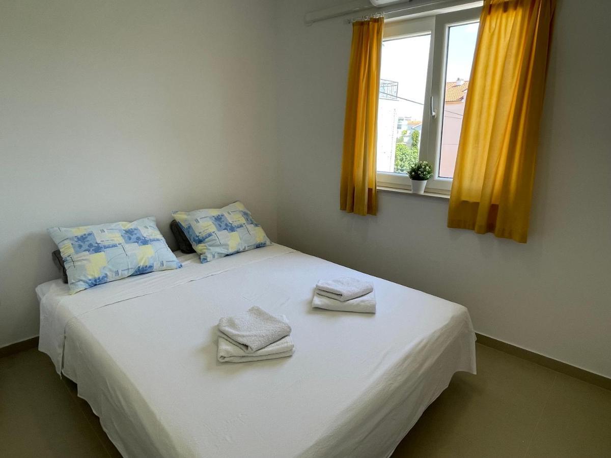Apartmani Jasminka Vodice Exteriör bild