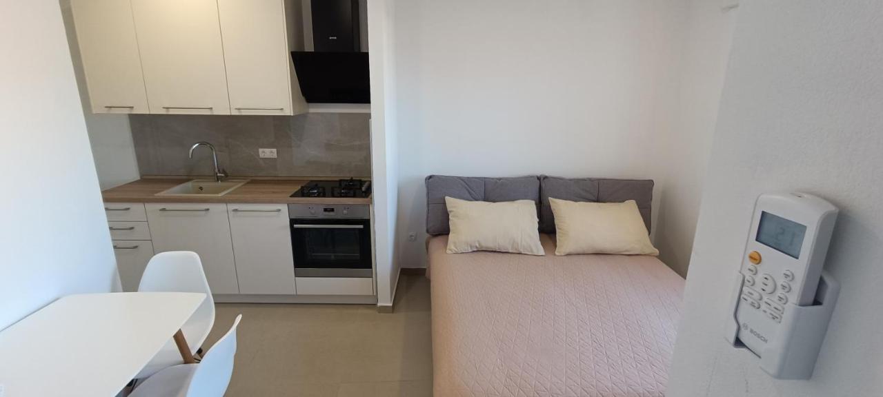 Apartmani Jasminka Vodice Exteriör bild